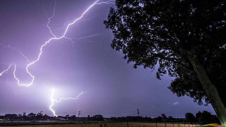 Het bliksemt. Wat moet ik doen?! (Foto: Rob Engelaar)