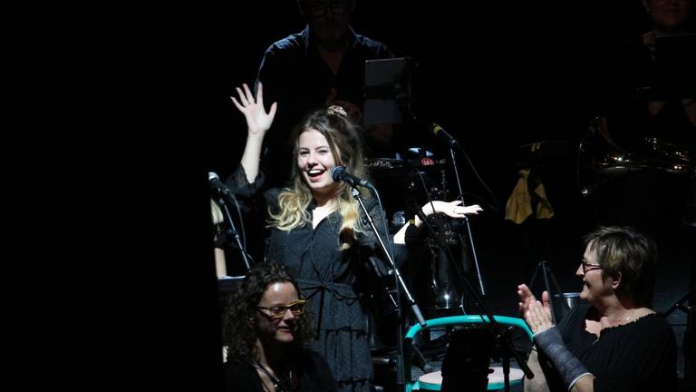 Robin (16) is helemaal in haar element in het theater. (Foto: Danielle von Stockhausen)