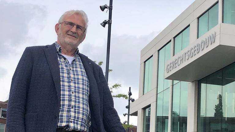 Achterbuurman Anne Reijenga bij de rechtbank in Breda (foto: Erik Peeters)