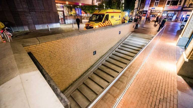 De betonnen trap bij de fietsenstalling. (Foto: Sem van Rijssel/SQ Vision)