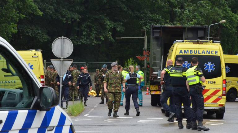 Diverse hulpdiensten kwamen ter plekke in Ossendrecht. (Foto: Anthony de Cock / Stuve Fotografie)