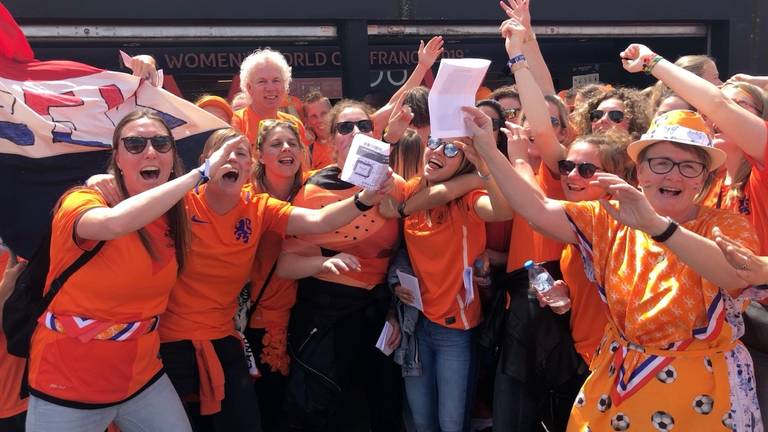 Brabantse fans vieren feest in Frankrijk.