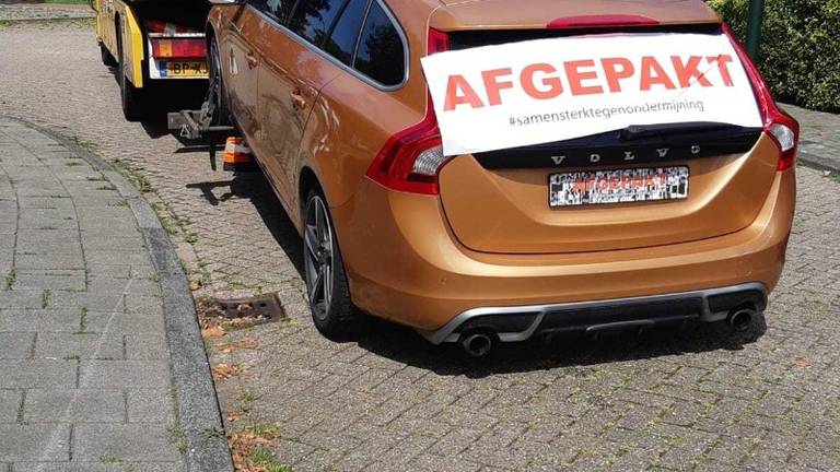 De auto van de man werd in beslag genomen. (Foto: Politie)