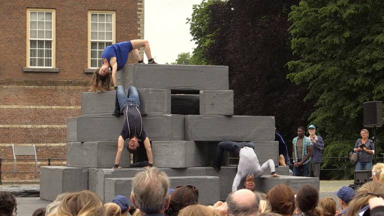 Het festival duurt een week en is speciaal voor kinderen (foto: Michelle Peters)