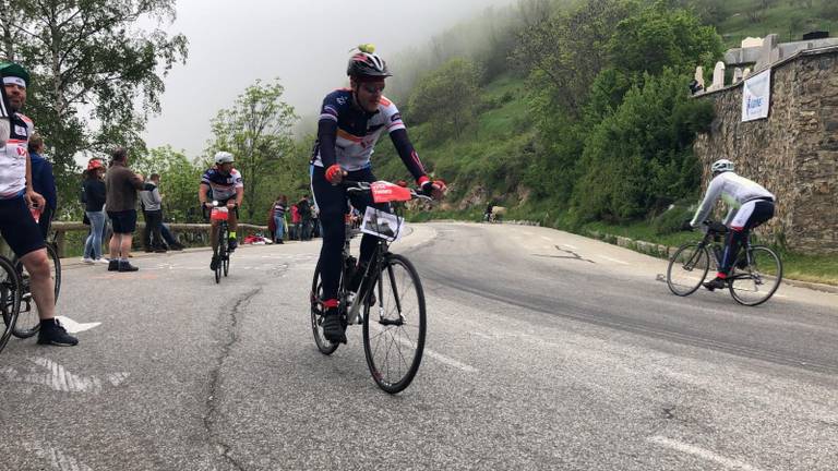 Fietsers in actie op de Alpe d'Huez. Foto: Omroep Brabant