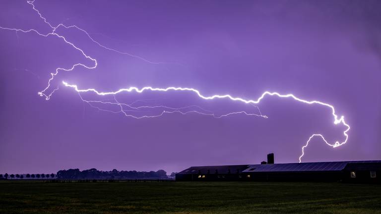 Er is weer onweer op komst. (Foto: Stef Tielemans)