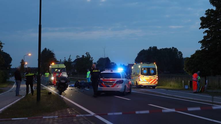 De weg was enige tijd afgesloten (foto: Sander van Gils/SQ Vision Mediaprodukties)