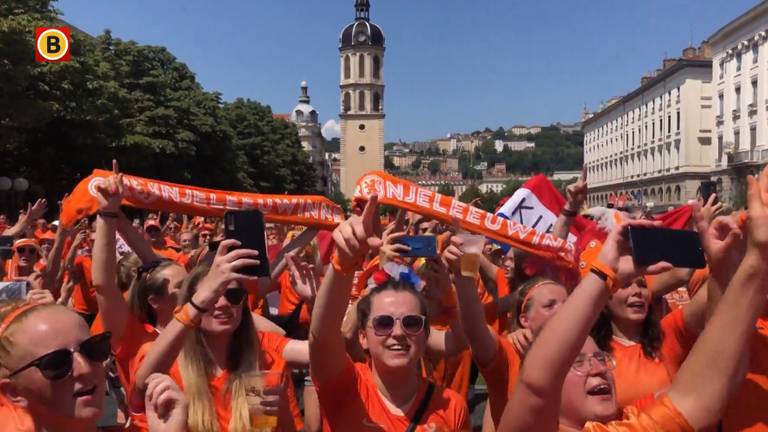 De Supporters in Lyon zijn klaar voor de wedstrijd. (Foto: Omroep Brabant)