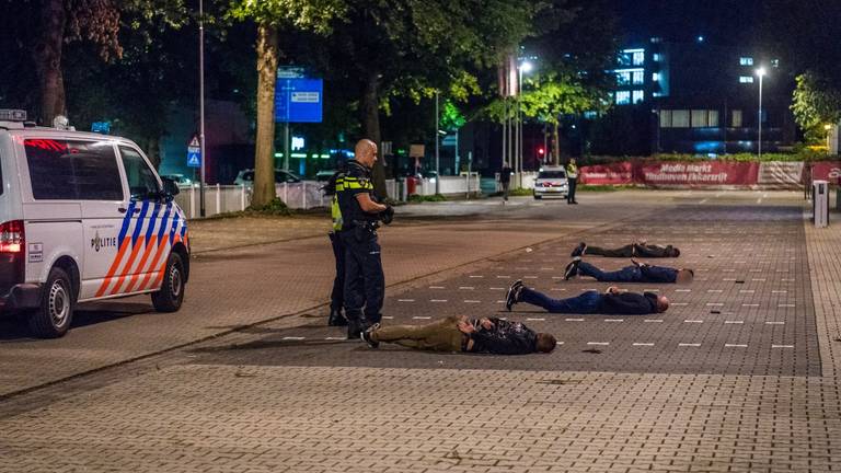 De mannen zijn opgepakt (foto: Sem van Rijssel/SQ Vision Mediaprodukties).