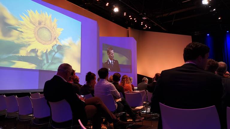 Wilbert Paulissen spreekt op het symposium. (Foto: Ferenc Triki)