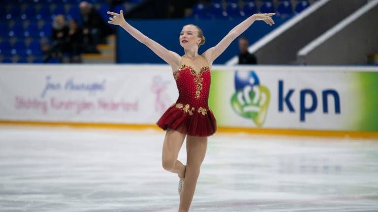 Lindsay van Zundert (14) is Nederlands kampioen kunstschaatsen bij de Junioren en wil naar Amerika.