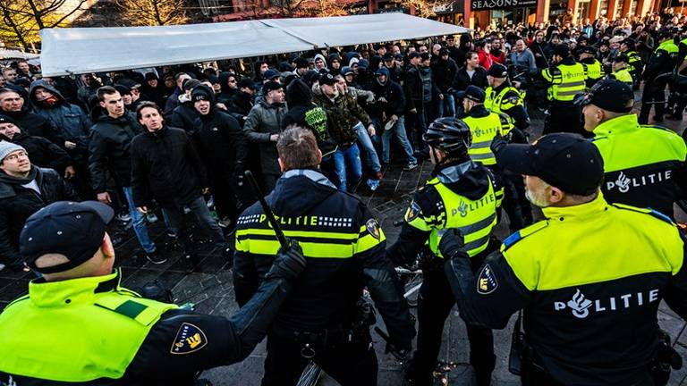 De demonstraties liepen totaal uit de hand. (Foto: ANP)