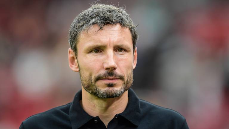 PSV-trainer Mark van Bommel (foto: VI Images).