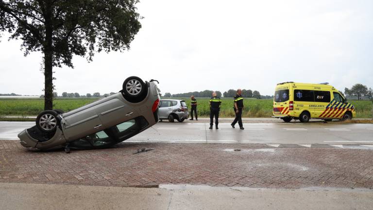 Van de auto is niets meer over (Foto: Marco van den Broek/SQ Vision Mediaprodukties).