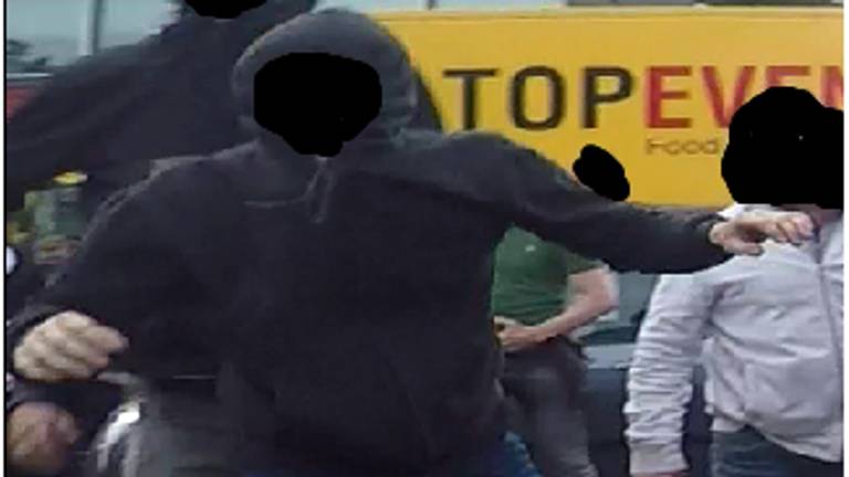 De rellen ontstonden na de uitschakeling van FC Den Bosch in de play-offs. (Foto: Politie.nl)