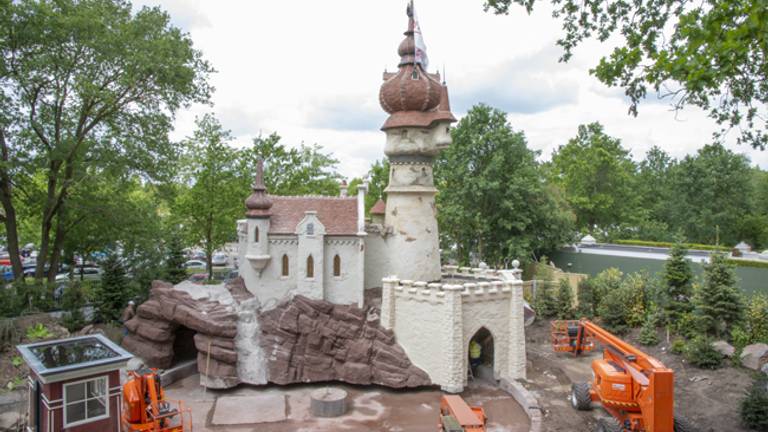 De Zes Zwanen is nog niet helemaal klaar, maar de opening duurt niet lang meer. (Foto: Efteling)