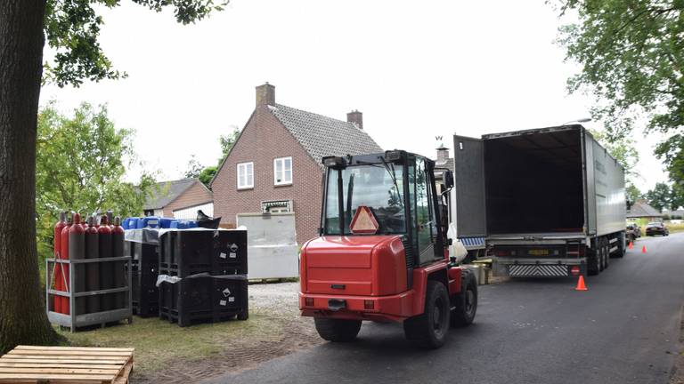 Het drugslab werd ontmanteld. (Foto: Marco van den Broek/SQ Vision)