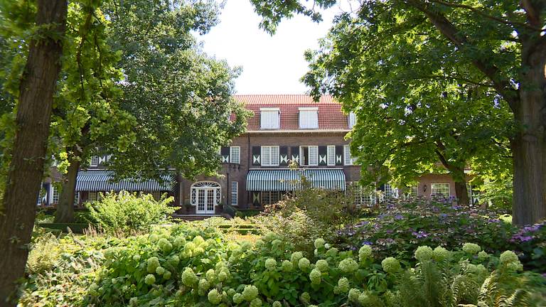 In dit hotel in Oisterwijk komt het kabinet dinsdag samen. (Foto: Imke van de Laar)