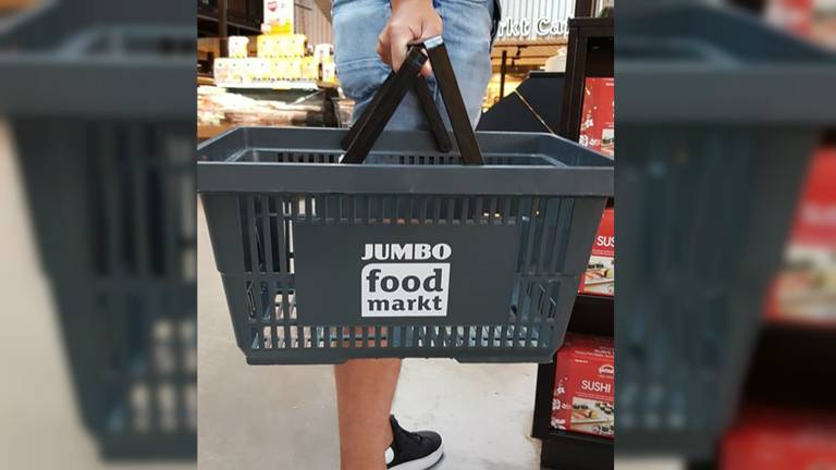 De verdwenen winkelmandjes van de Jumbo Foodmarkt Veghel zijn donkergrijs.