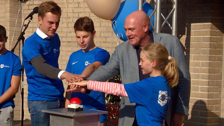 André Kuipers opende dinsdag de Winford Academy in Breda. (Foto: Jan Waalen)