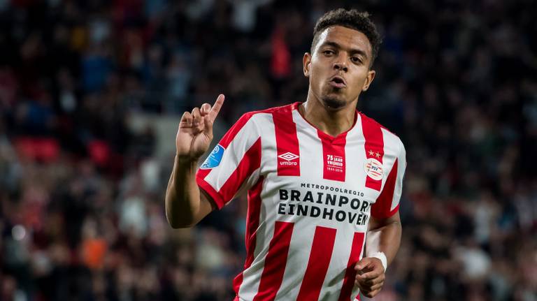 Donyell Malen was vijf keer trefzeker voor PSV tegen Vitesse. (Foto: VI Images)