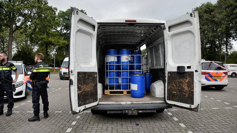 Het busje met de vaten. (Foto: Toby de Kort/De Kort Media)