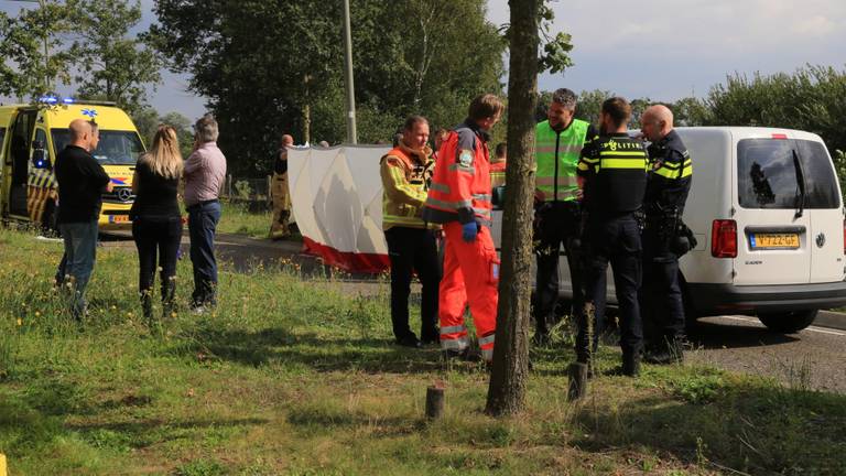 De bestuurder van de motor is overleden. (foto: Harrie Grijseels/SQ Vision Mediaprodukties)