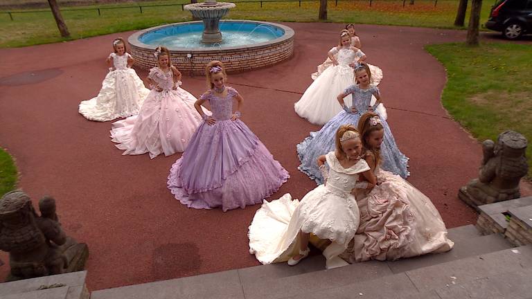 Prinsessen komen samen voor koninklijke fotoshoot Van mij mag het zo gek mogelijk Omroep Brabant