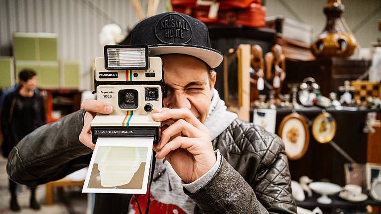 Bij vintage hoort een Polaroid, ook al is 'ie stuk. (Foto's: Jesse van Kalmthout)