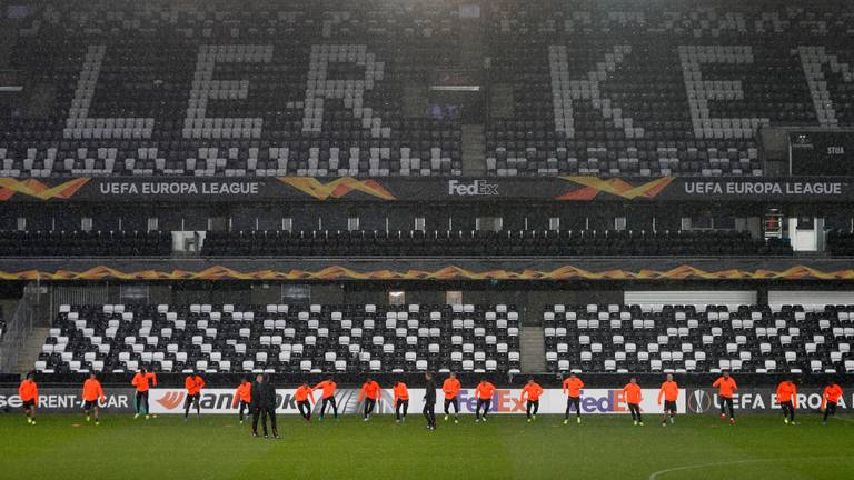 PSV traint in het stadion van Rosenborg BK (foto: Hollandse Hoogte).