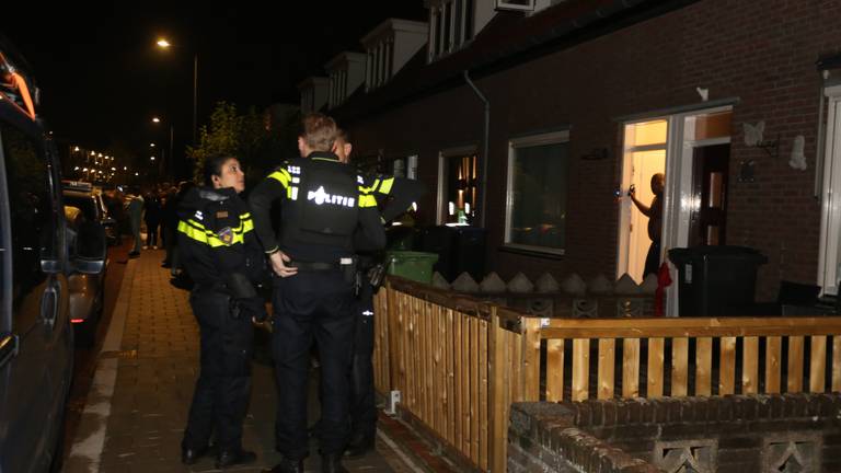 De man loste het schot midden in een woonwijk Den Bosch. (foto: Bart Meesters).
