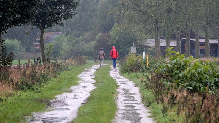 Een kletsnatte, grijze en koude zondag. (Foto: Ben Saanen)