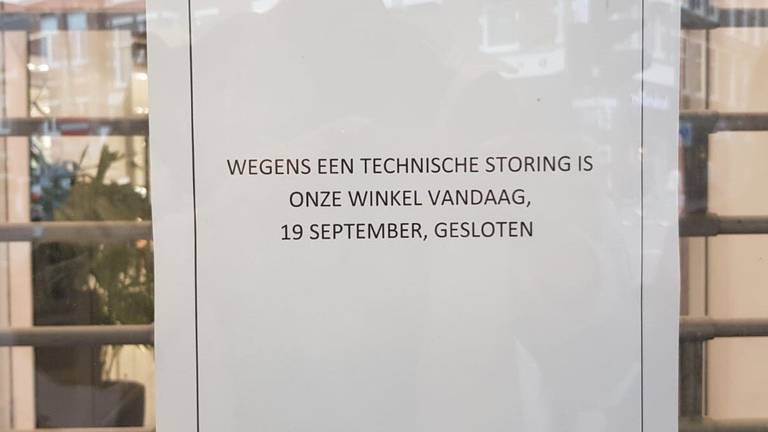 De winkels van Hudson's Bay waren vandaag gesloten om het personeel in te lichten.