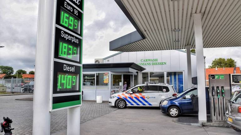 Dit tankstation in Diessen werd maandag overvallen. (Foto: Toby de Kort)