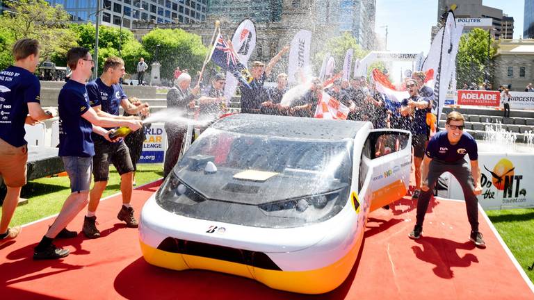 Feestje in Adelaide na de finish. (Foto: BvOFotografie)