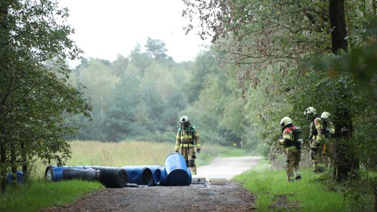 Specialisten doen onderzoek (foto: Maickel keijzers / Hendriks multimedia).