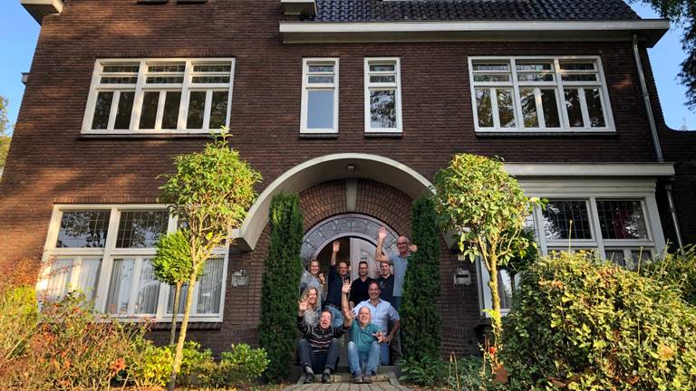 Een aantal van de eigenaren en klussers voor de pastorie