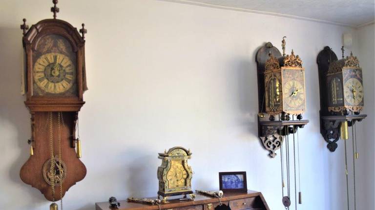 Eén van de klokken in het huis van Gerard (Foto: Gerard  van Vonderen).