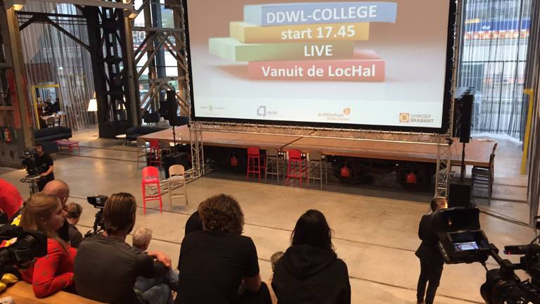 Het DDWL-college in de LocHal.