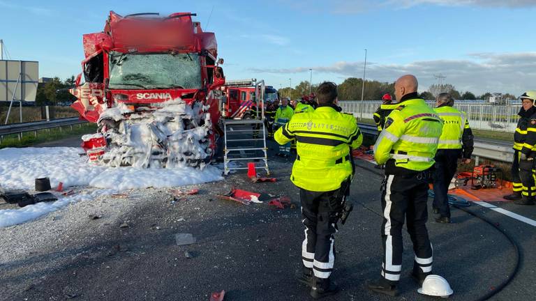 Het ongeluk gebeurde op de A59. (Foto: Marcel van Dorst)