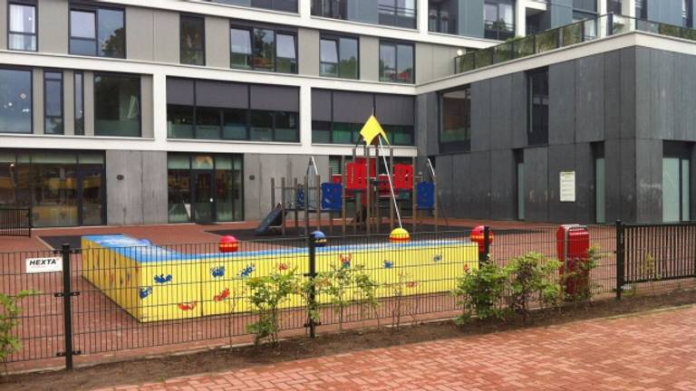 Basisschool Baardwijk in Waalwijk laat de actie gewoon doorgaan. (foto: Peter de Been)