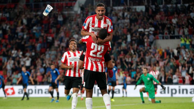 Psv Er Mohamed Ihattaren Kiest Voor Toekomst In Oranje Mijn Moeder Werd Emotioneel Omroep Brabant