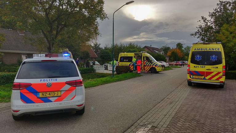 De gewonde man klampte een auto aan (foto: Jack Brekelmans/Persburo BMS)