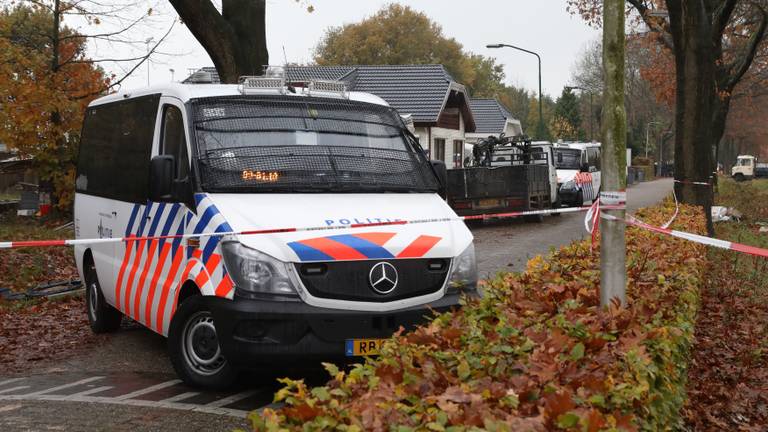 De politie viel het woonwagenkamp al op 13 november binnen. (foto: Gabor Heeres / SQ Vision Mediaprodukties)