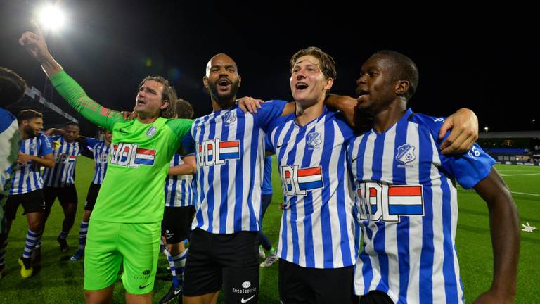 Feest bij FC Eindhoven, met het 110-jarig jubileum niet alleen op het veld (foto: OrangePictures).