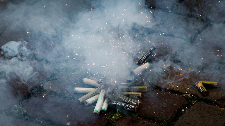 De jongens pikten het niet dat ze werden aangesproken op  het afsteken van vuurwerk. (Foto: ANP)