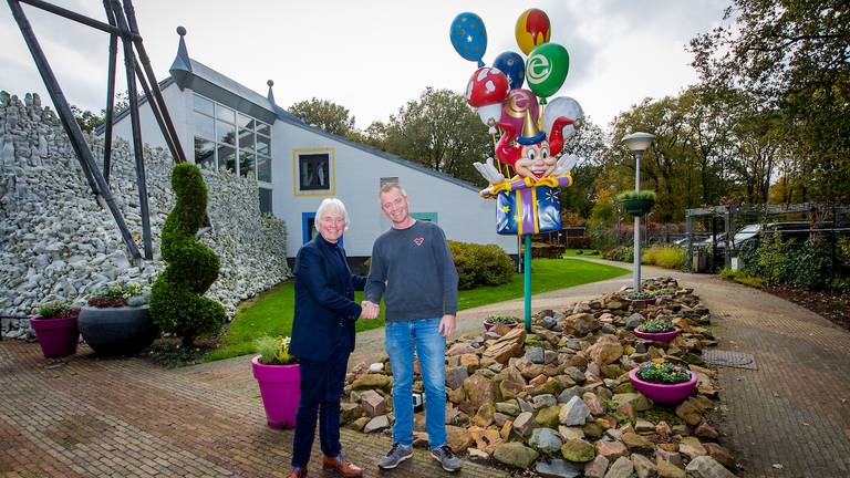 De nieuwe trotse eigenaar van het Bobslee-karretje