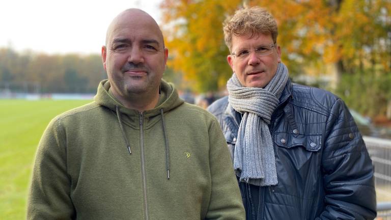 De PSV-supporters Rob Funke (links) en Harrie Timmermans. (Foto: Omroep Brabant).