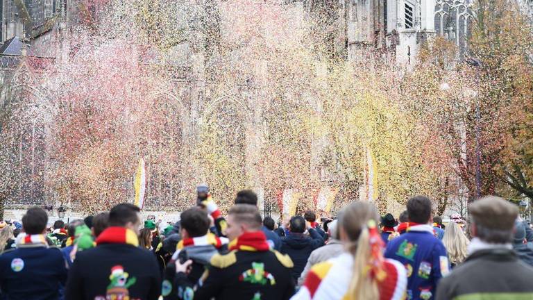 De officiële opening van 11-11 toen er nog geen corona was (Foto: Henk van Esch).