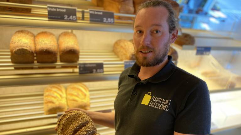 Frank Gram werkbegeleider in Buurtmarkt Beers (foto: Jan  Peels)